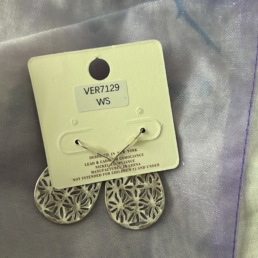 Silver earrings - Picture 2 of 3